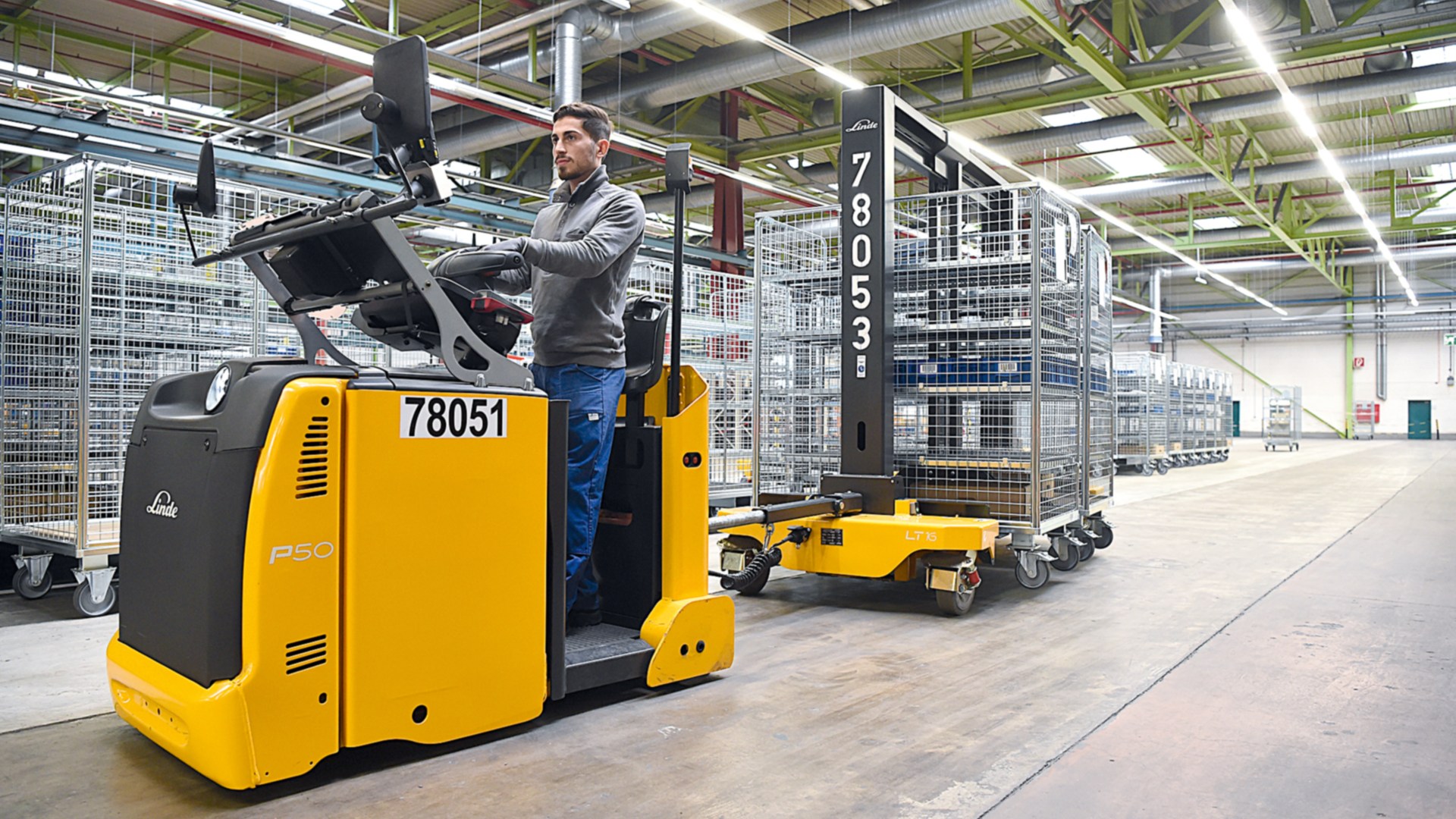 Vehículos de Linde en acción en la empresa Heidelberger Druckmaschinen AG 
