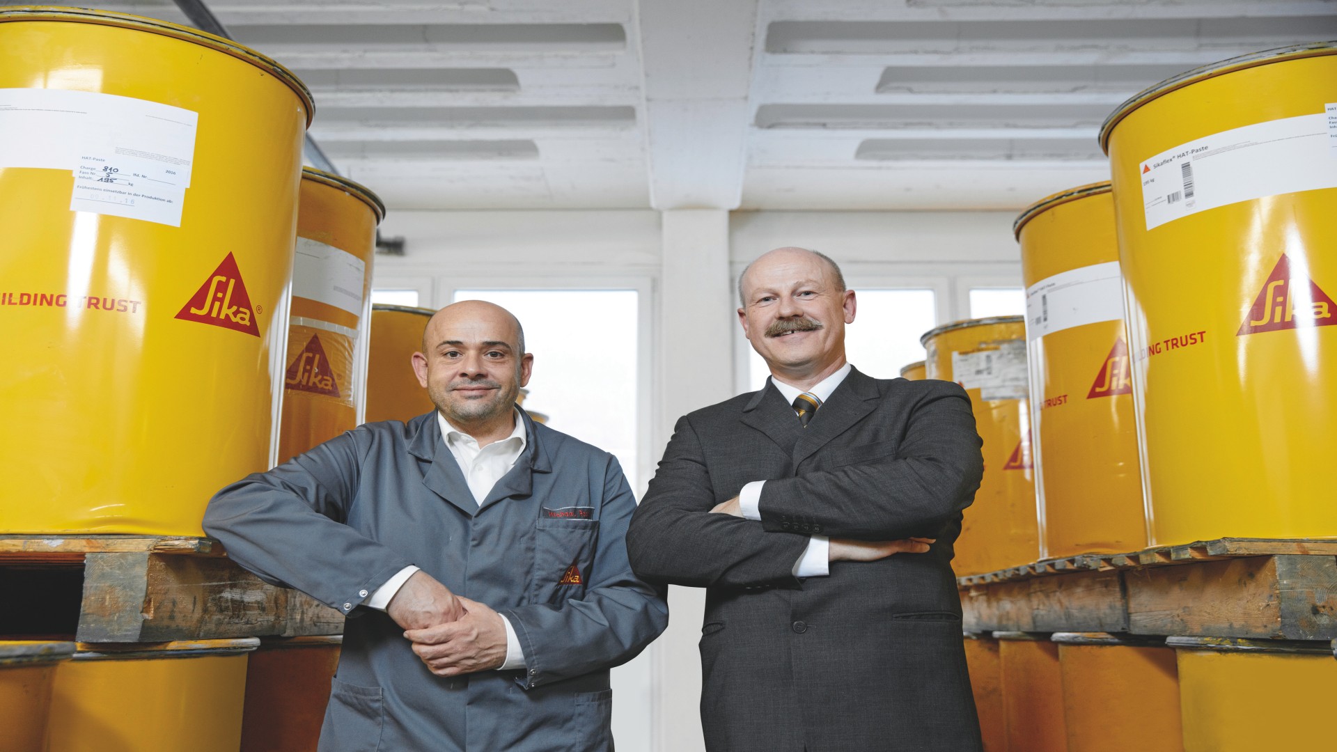 Michael Rath, jefe de la planta de Bad Urach y Atilla Böhm, responsable de la flota